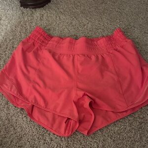Lululemon Hotty Hot 2.5 inch lined shorts size 8 good condition